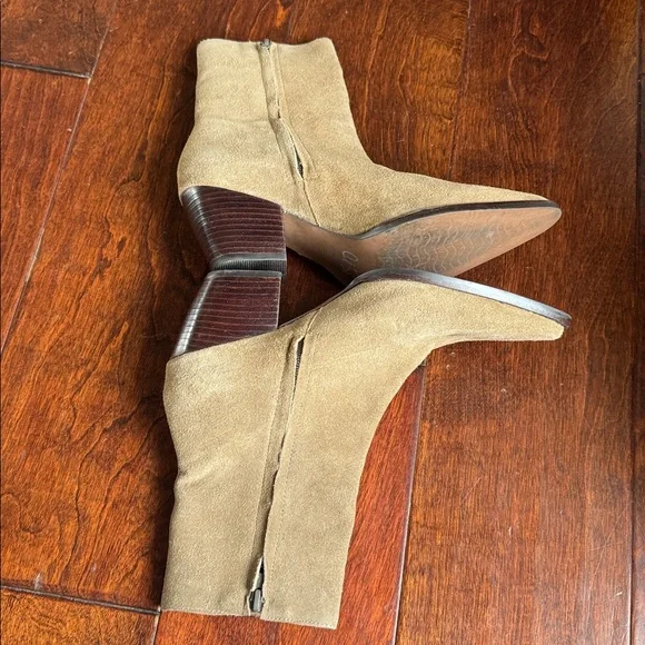 MATISSE CATY ANKLE BOOT, TAUPE, SIZE 8. - Picture 5 of 11